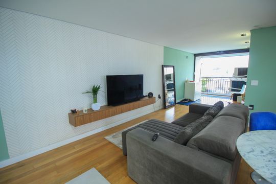 Apartamento mobiliado com 61m², 1 quarto (1 suíte) e 1 vaga