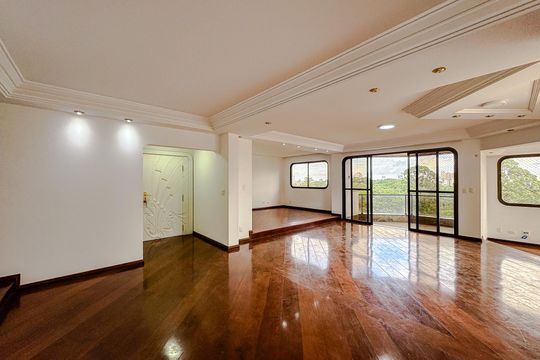 Apartamento com 295m² e 4 quartos • 4 vagas (4 suítes)